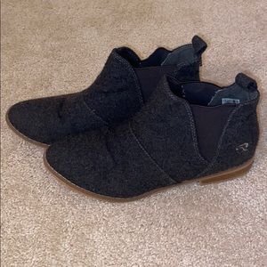 Rocket Dog Wool-like Shoes! super cute and comfy!